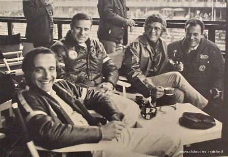 Nanni Galli, Teodoro Zeccoli, Steve McQueen et un technicien d' Alfa Romeo